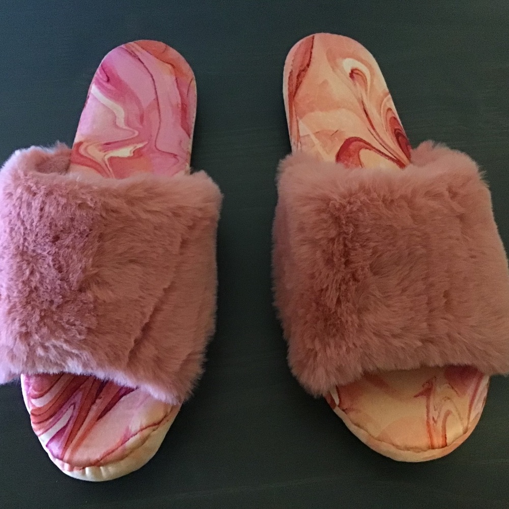 INC slippers